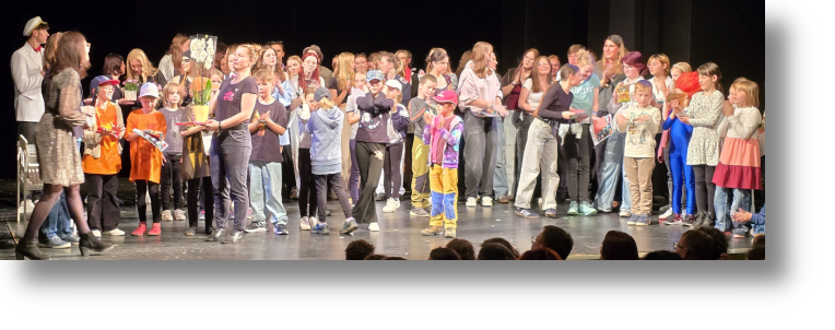 Bild "Willkommen:2025-05-08theatertage1.png"